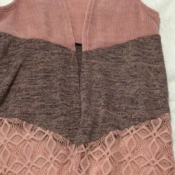 Belle de Jour girls size small pink vest, gorgeous - Picture 6 of 6